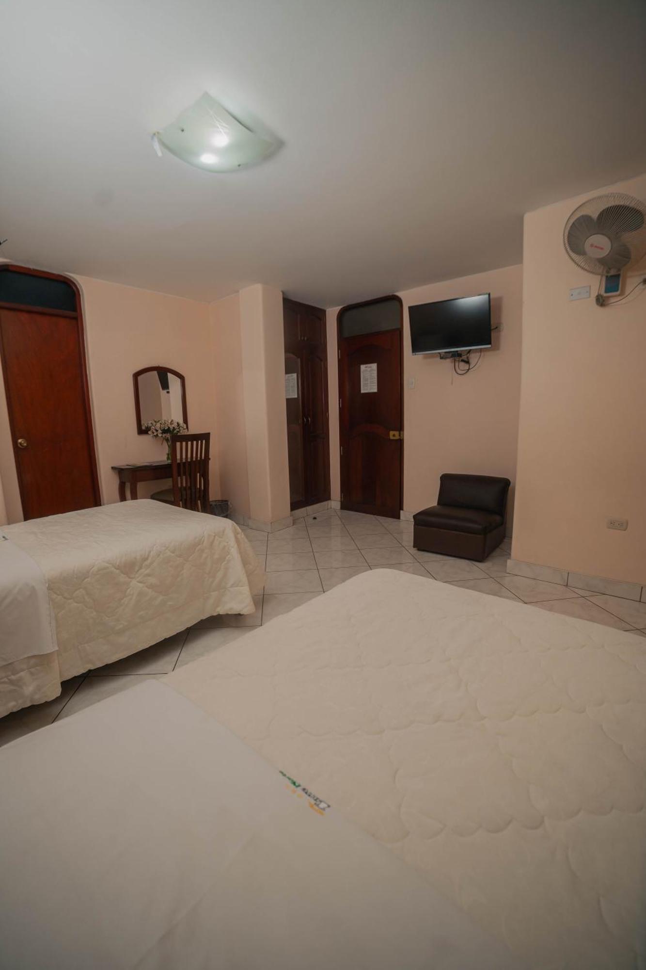 Hotel Torre Norte Trujillo Eksteriør bilde